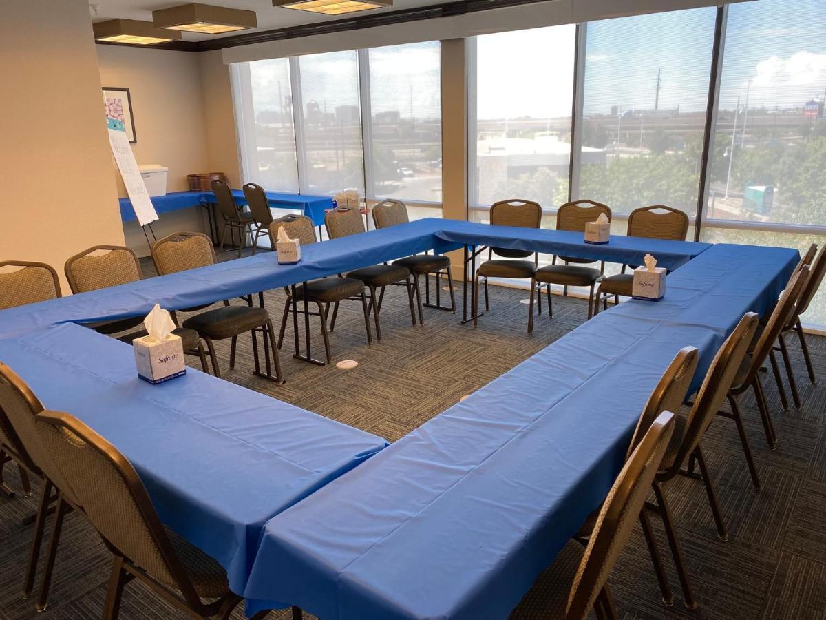 Holiday Inn Express & Suites Albuquerque Historic Old Town By Ihg Ngoại thất bức ảnh